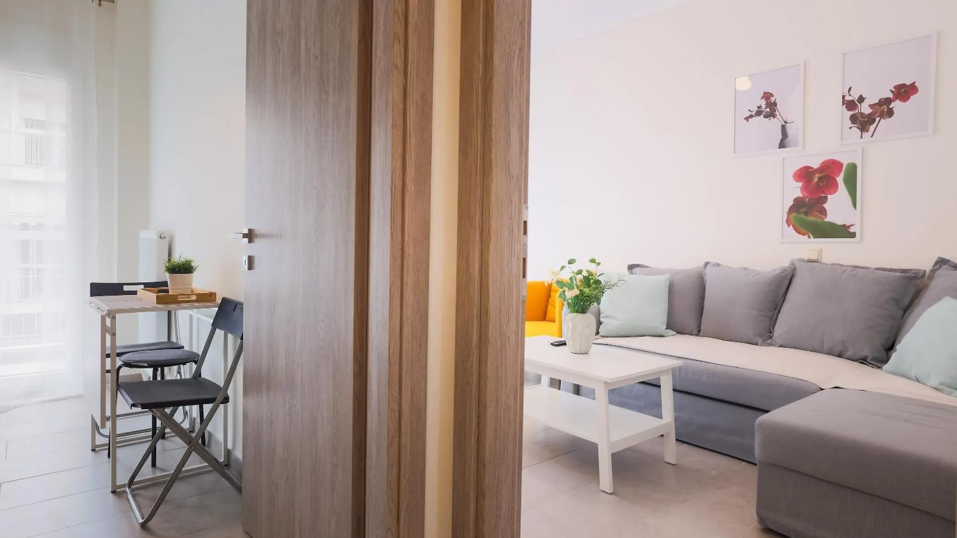 Phaedrus Living: City Flat Megakleous Daire Selanik